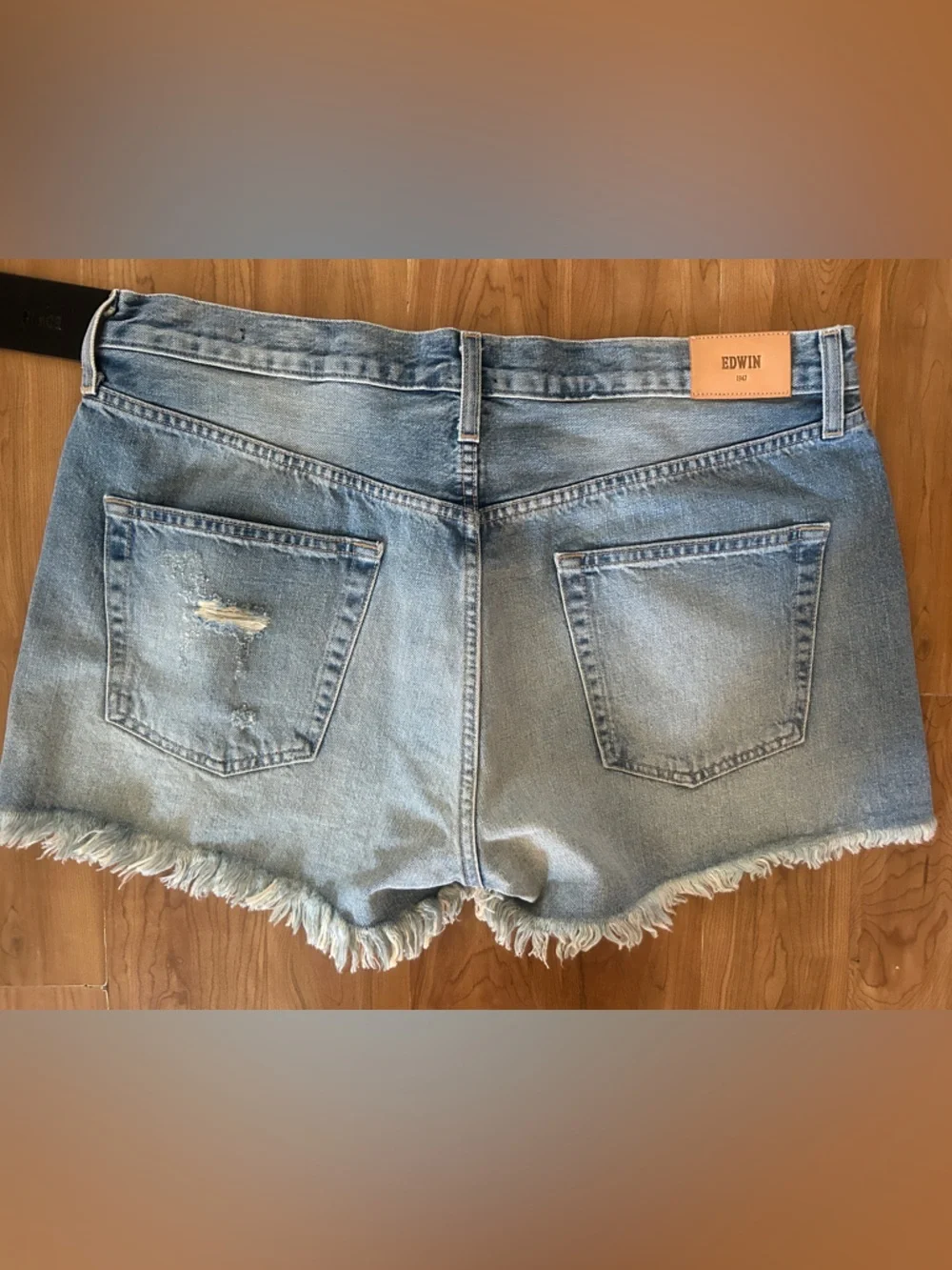 Edwin Shorts - Picture 2 of 4